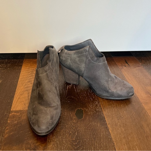 Shoes - Boutique brand booties